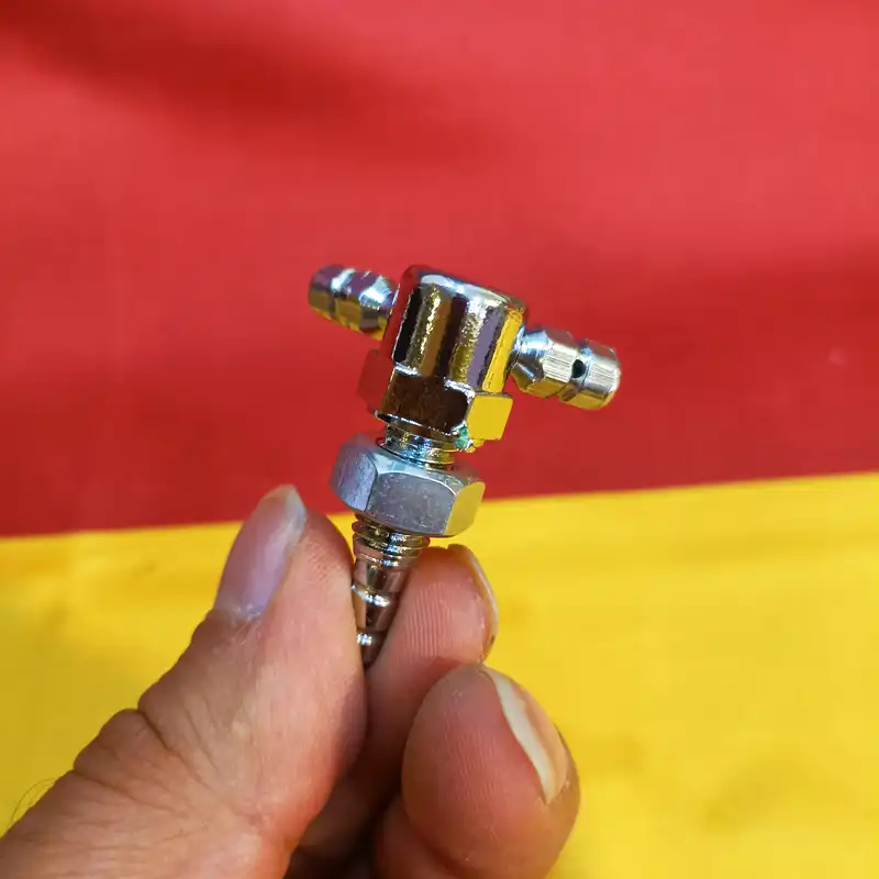 چشمی آب پاش خودرو مدل FELEZ مناسب برای نیسان وانت مجموعه 2 عددی