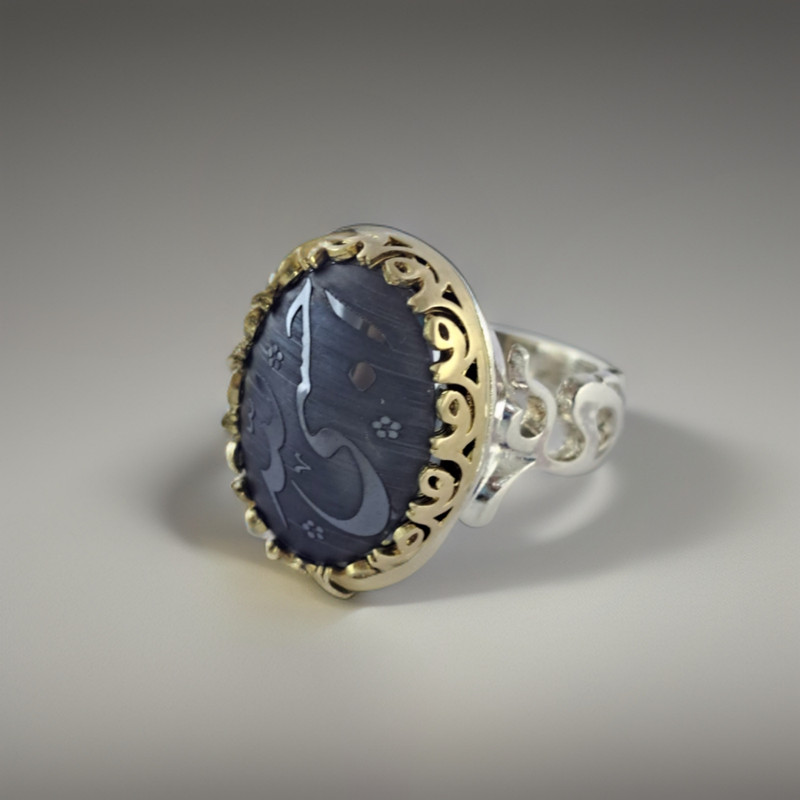 انگشتر نقره مردانه ملک زیور مدل رکاب یاعلی حدید حسبی الله کد 335 انگشتر نقره مردانه ملک زیور مدل رکاب یاعلی حدید حسبی الله کد 335