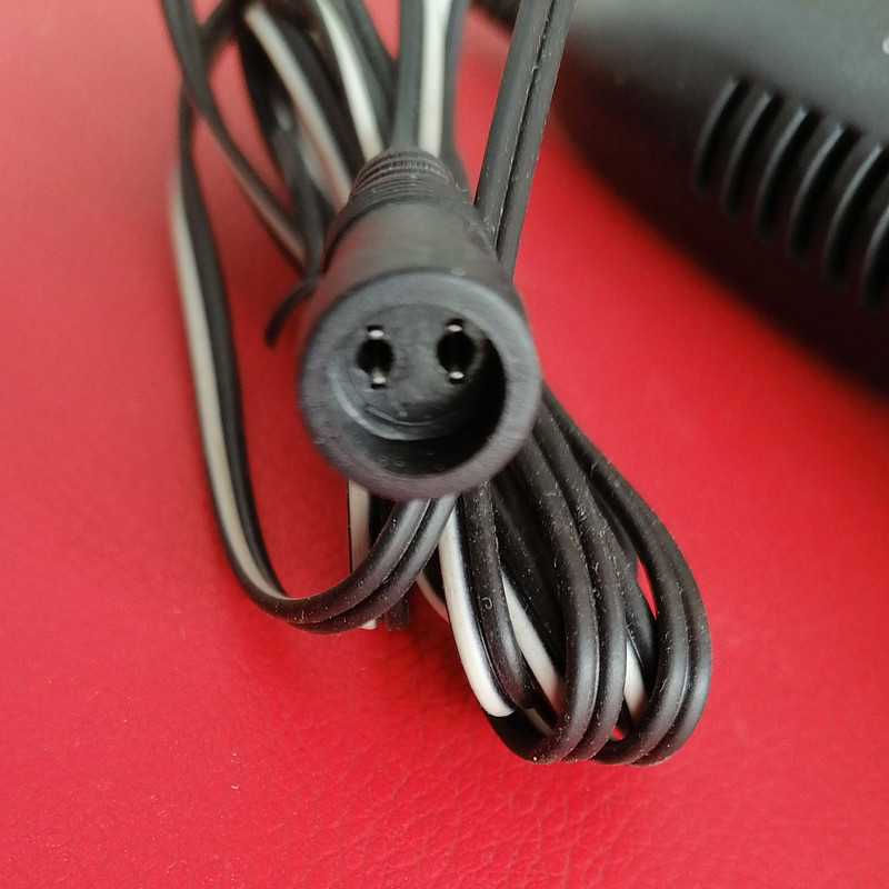 آداپتور فندکی خودرو میوتا مدل 555AS آداپتور فندکی خودرو میوتا مدل 555AS