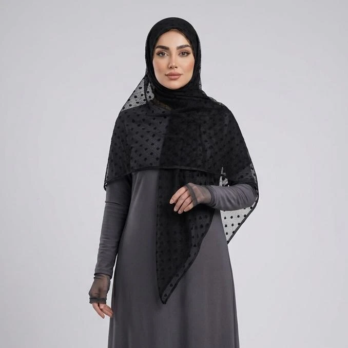 روسری زنانه مدل سه گوش تور طرح قلب ریز