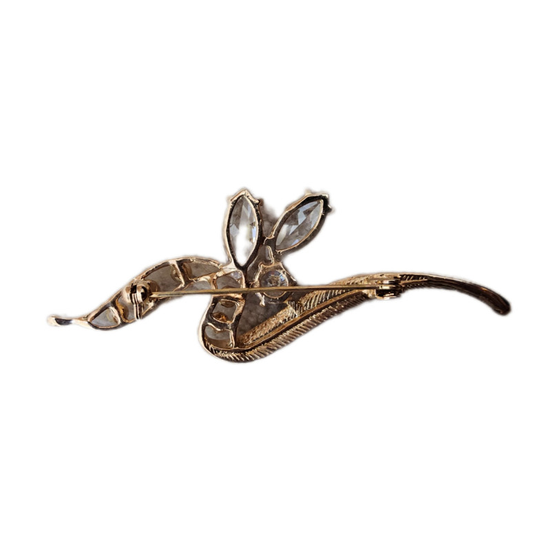 سنجاق سینه زنانه مدل گل نگین دار ۶۷۷