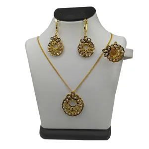 نیم ست طلا 18 عیار زنانه مدل تینوا