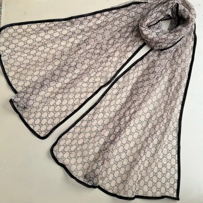 شال زنانه مدل توری تابستانی زنجیری ریز دور نوار دوزی