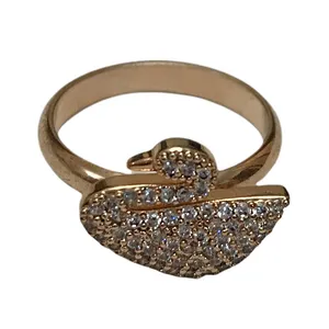 انگشتر زنانه مدل قو نگین دار