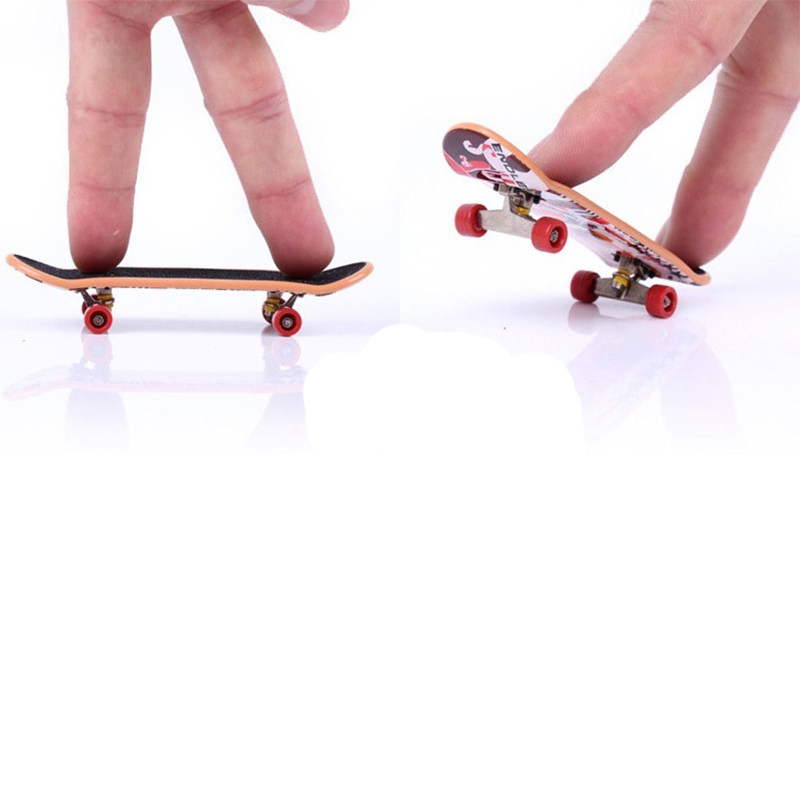 اسکیت بورد انگشتی مدل فینگربورد