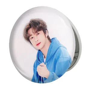 آینه جیبی خندالو طرح هیونگ وون گروه مانستا اکس MONSTA X مدل تاشو کد 12255 