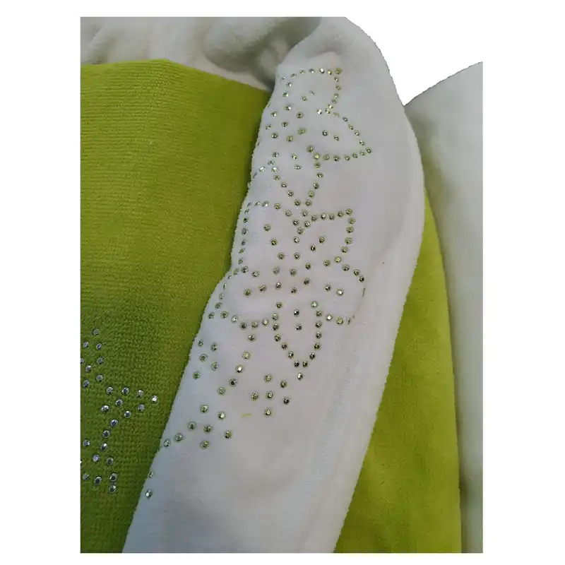 سرویس حوله پالتویی 6 تکه گلدروم کد ST107