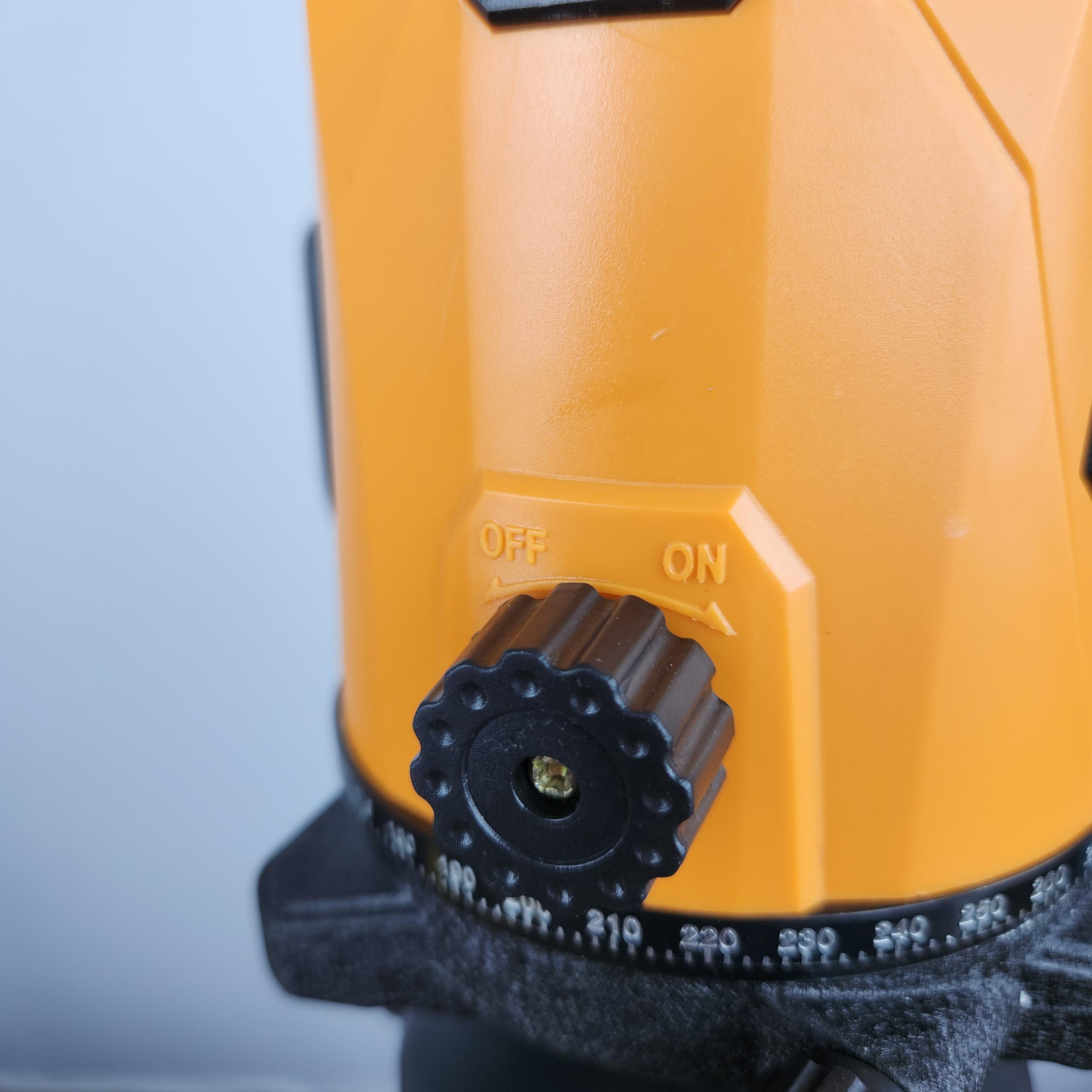 تراز لیزری صنعتی اینتیمکث کد 1201 به همراه پایه