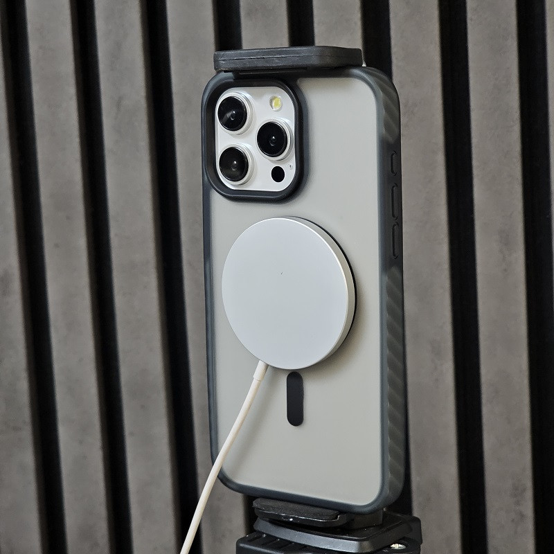 کاور فشن مدل مگ سیف مناسب برای گوشی موبایل اپل Iphone 15promax به همراه محافظ لنز