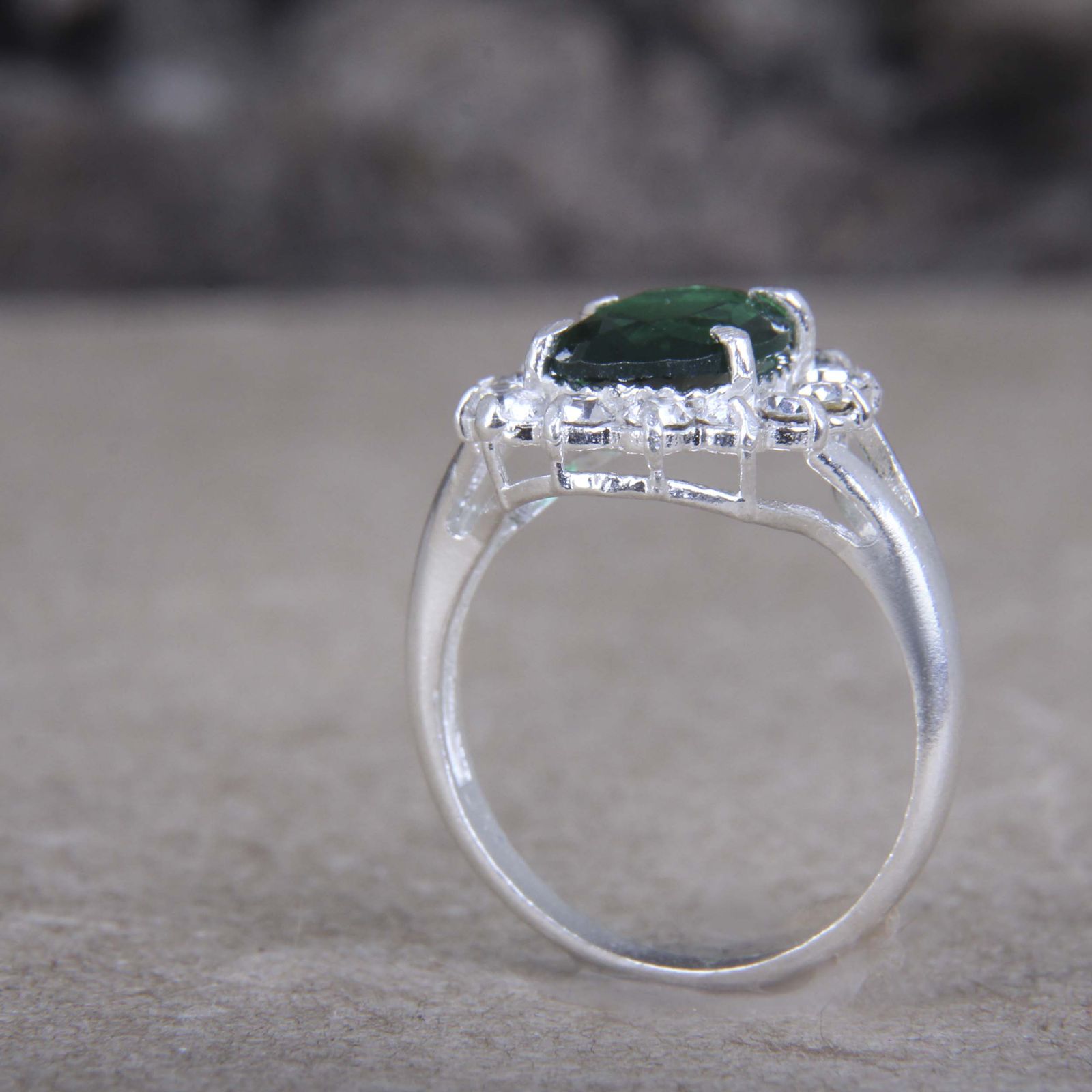 انگشتر نقره زنانه مدل کوارتز تراش جواهری مخراج برلیان بدون ریزش کد AW_706 -  - 4