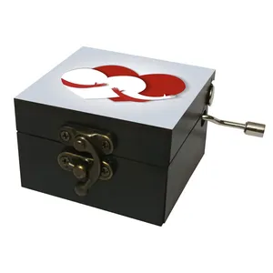 جعبه موزیکال مدل هندلی طرح قلب و دست کد 1139