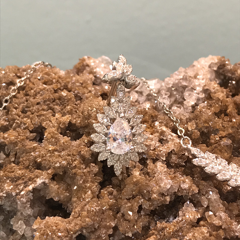 نیم ست نقره زنانه مدل سوپر رویال جواهری نگین اتریشی با روکش رادیوم نیم ست نقره زنانه مدل سوپر رویال جواهری نگین اتریشی با روکش رادیوم