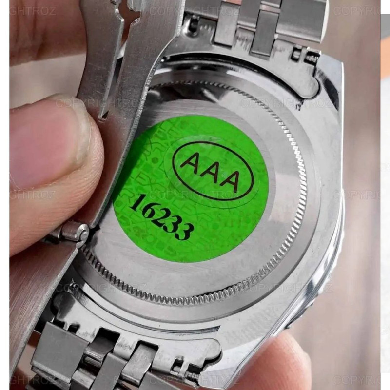 ساعت مچی عقربه‌ای مردانه مدل ساب مارین قفل مخفی کد 01