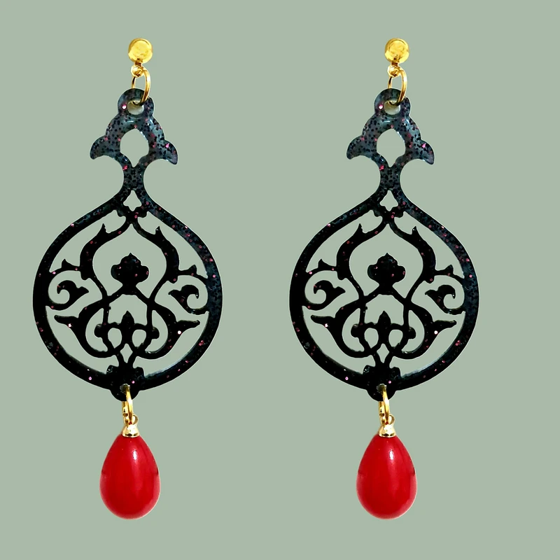 گوشواره دست ساز زنانه مدل آویز مرواریدی طرح سنتی