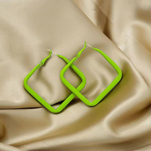 گوشواره دخترانه مدل مربعی بسته 2 عددی