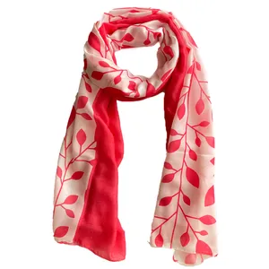 شال زنانه مدل نخی اسپرت چاپ برگ و ساقه