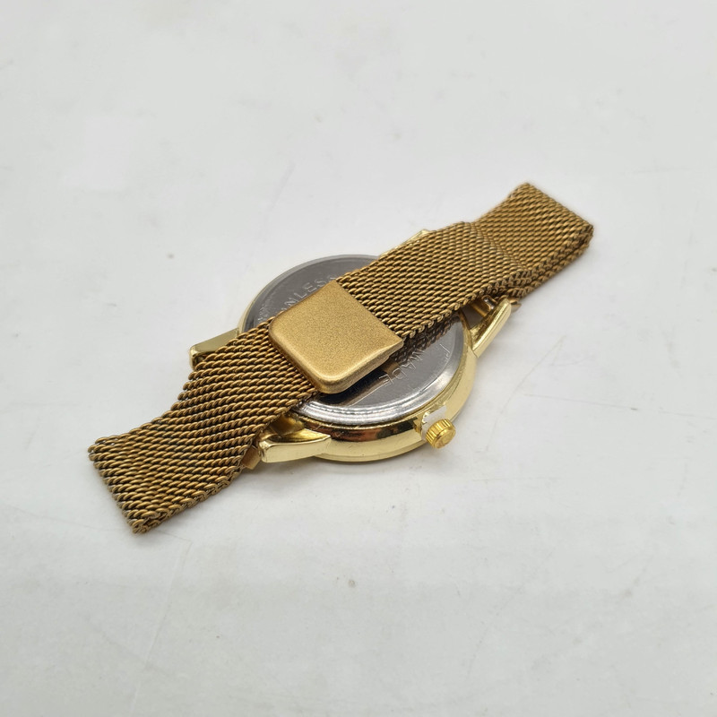 ساعت مچی عقربه ای زنانه مدل Q12G