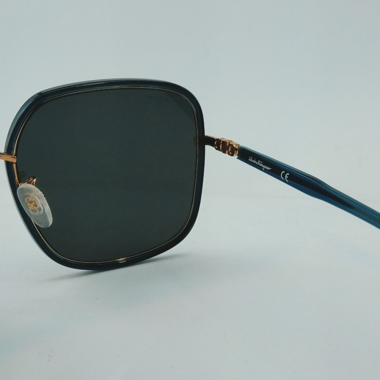 عینک آفتابی زنانه سالواتوره فراگامو مدل SF249SA 743 -  - 4