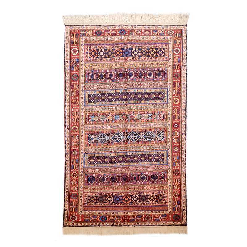 گلیم دستباف یک و نیم متری طرح سوزنی مدل AA84