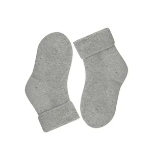 جوراب ساق بلند دخترانه مدل حوله ای