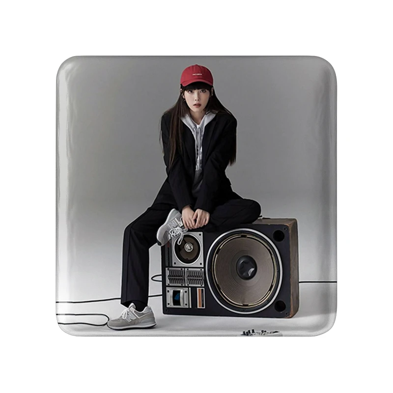 مگنت خندالو طرح آیو IU  مدل مربعی کد 19785