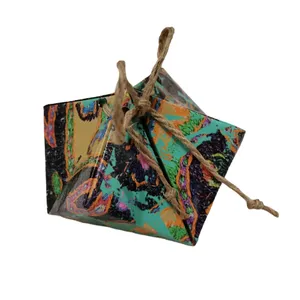 جعبه هدیه مدل هرمی کد02 