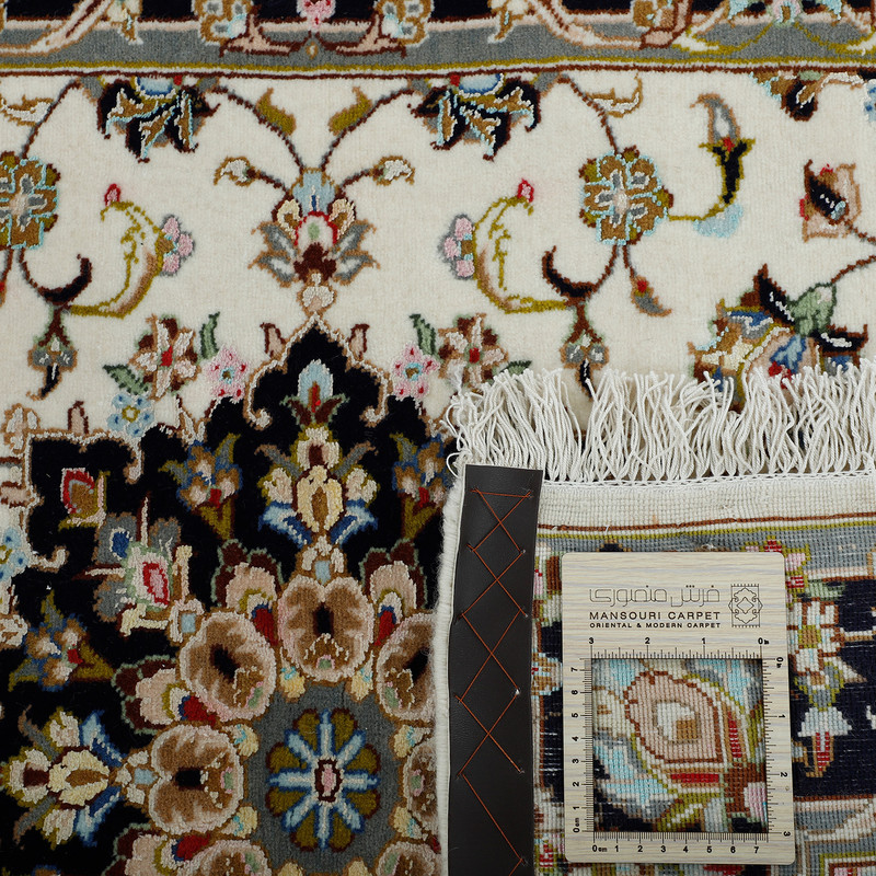 فرش دستبافت یک و نیم متری مدل بافت ایلام گل ابریشم کد 598187