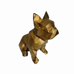 مجسمه مدل سگ‌ نشسته هندسی