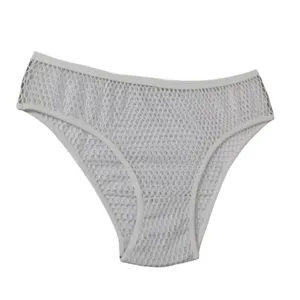 شورت زنانه مدل زنبوری رنگ سفید