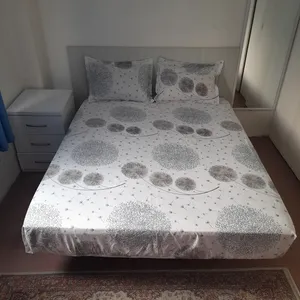 سرویس ملحفه مدل کشدوز niki05.25 طرح قاصدک دو نفره سه تکه