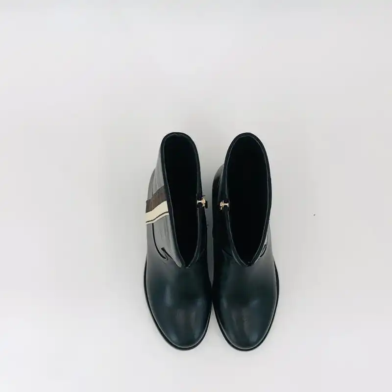 نیم بوت زنانه مدل K1439-7558