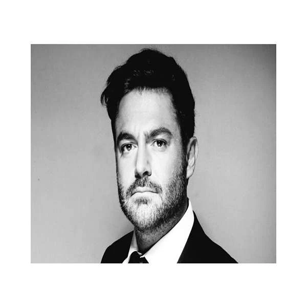 تابلو شاسی طرح محمدرضا گلزار کد 3523