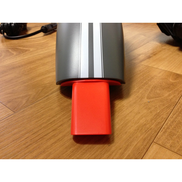 جارو شارژی بلک اند دکر مدل ACV1205-12 جارو شارژی بلک اند دکر مدل ACV1205-12