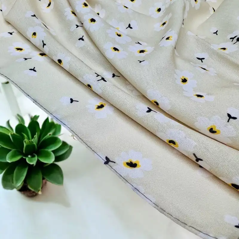 روسری زنانه مدل گل بهار کد R-12