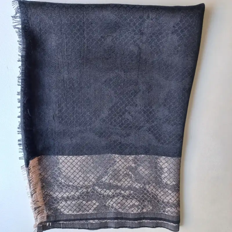 شال زنانه مدل نخی پوست ماری