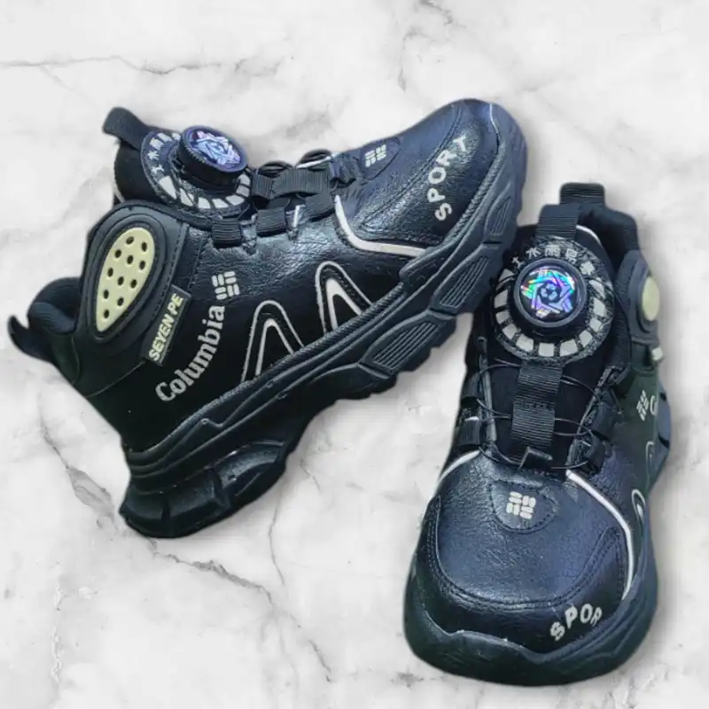 نیم بوت پسرانه مدل زیپ لاین