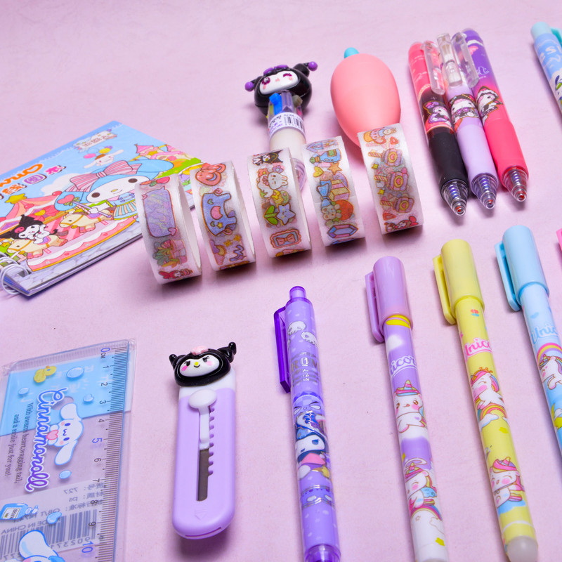 بسته لوازم تحریر مدل کرومی و گروه سانریو بسته 22 عددی