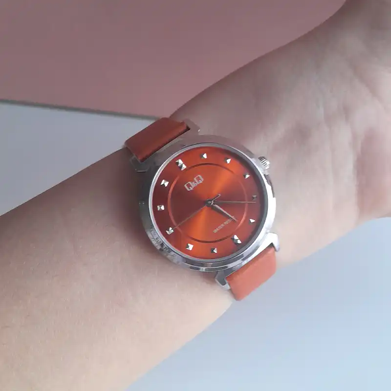 ساعت مچی عقربه ای زنانه کیو اند کیو مدل q27b-009py