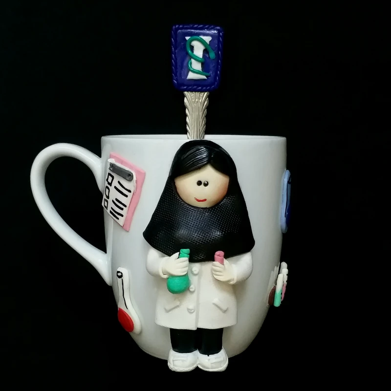 ماگ سرامیکی مدل عروسکی دخترانه کد L763 به همراه قاشق