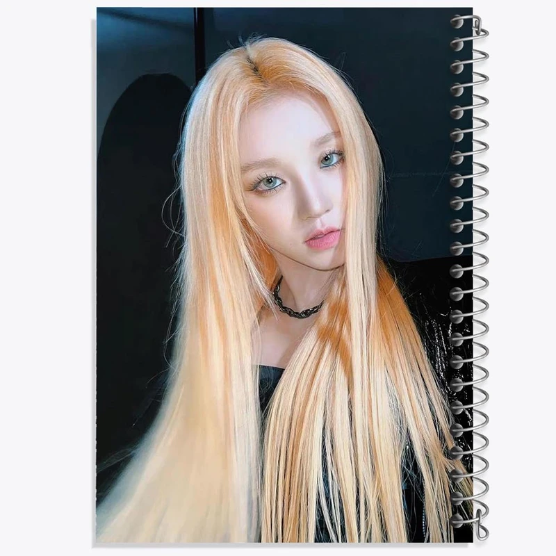 دفتر نقاشی 50 برگ خندالو مدل یوکی گروه جی آیدل GIdle کد 19505