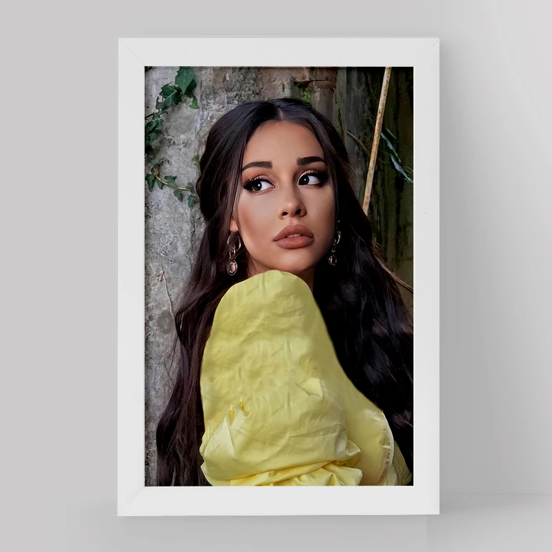 تابلو خندالو مدل آریانا گرانده Ariana Grande کد 19077