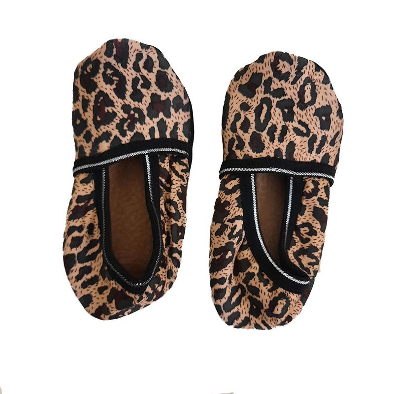 پاپوش دخترانه مدل تو کُرکی استپ دار طرح پلنگی کد AS1266