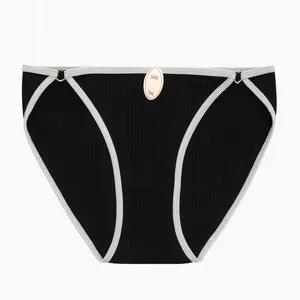 شورت زنانه ماییلدا مدل 5366