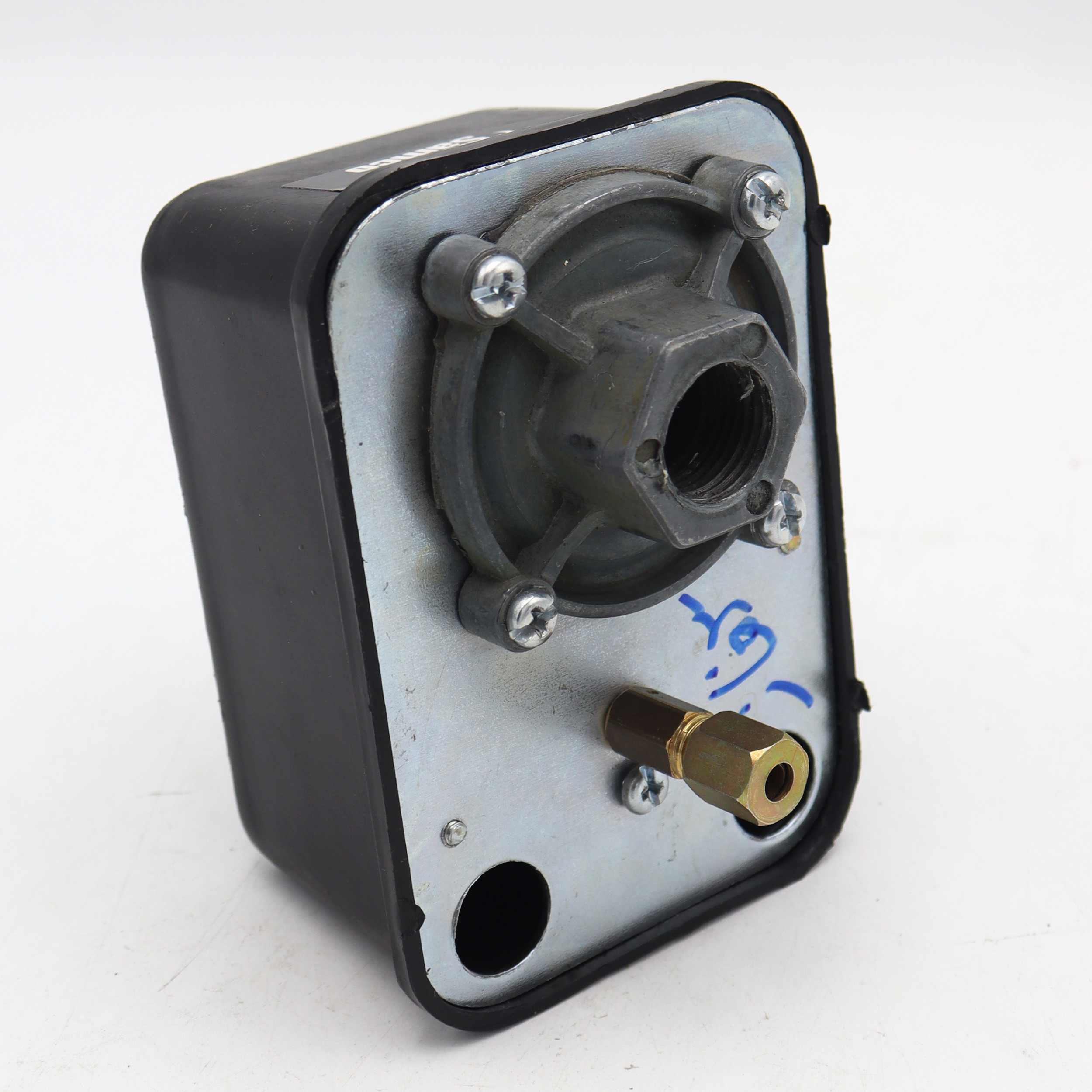 کلید اتومات کمپرسور هوا سامکو مدل سه فاز کد YP-03