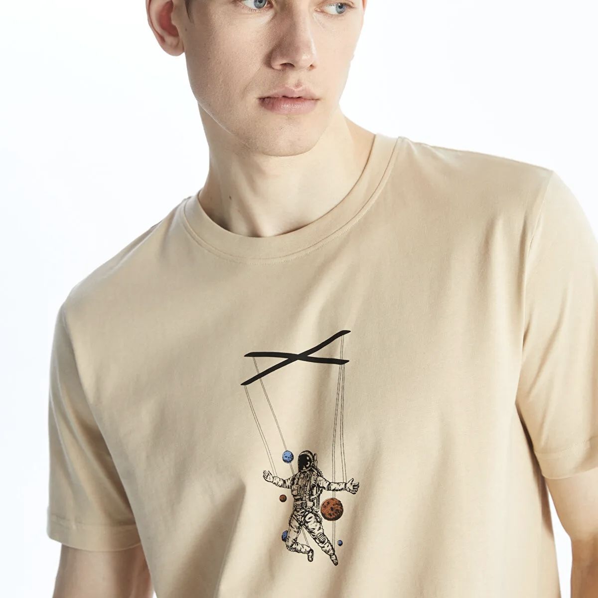 تی شرت آستین کوتاه مردانه ال سی وایکیکی مدل Cotton-SpaceMan -  - 5