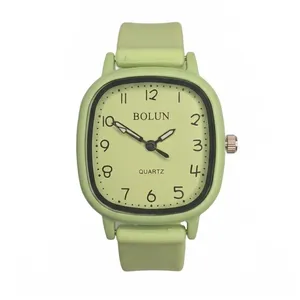 ساعت مچی عقربه‌ای بولیون مدل b2s