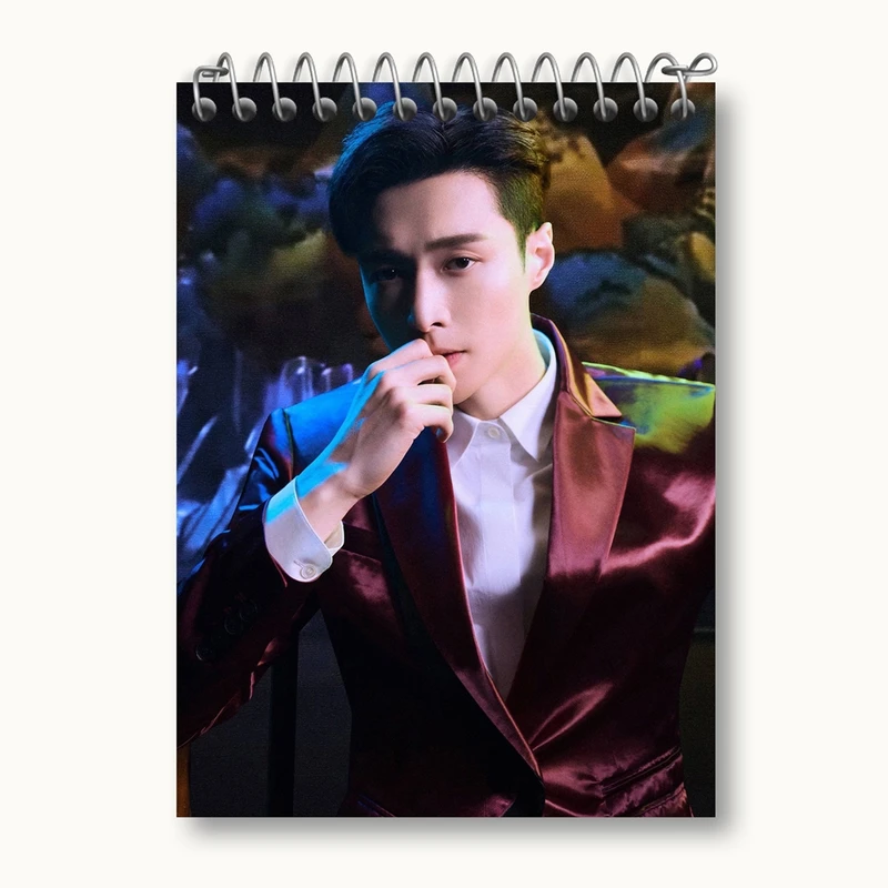 دفتر یادداشت 50 برگ خندالو مدل لی گروه اکسو EXO کد 13454