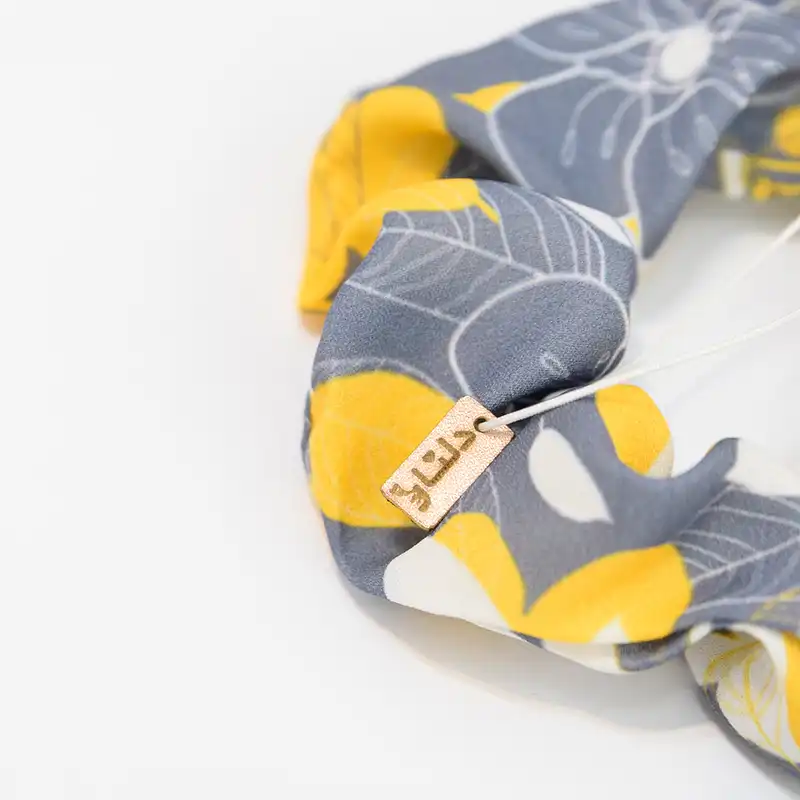 کش مو زنانه دلنار گالری مدل اسکرانچی شکوفه و برگ