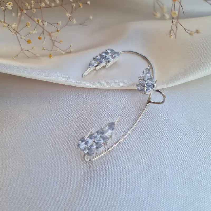 گوشواره زنانه مدل ایرکاف برگ نگینی