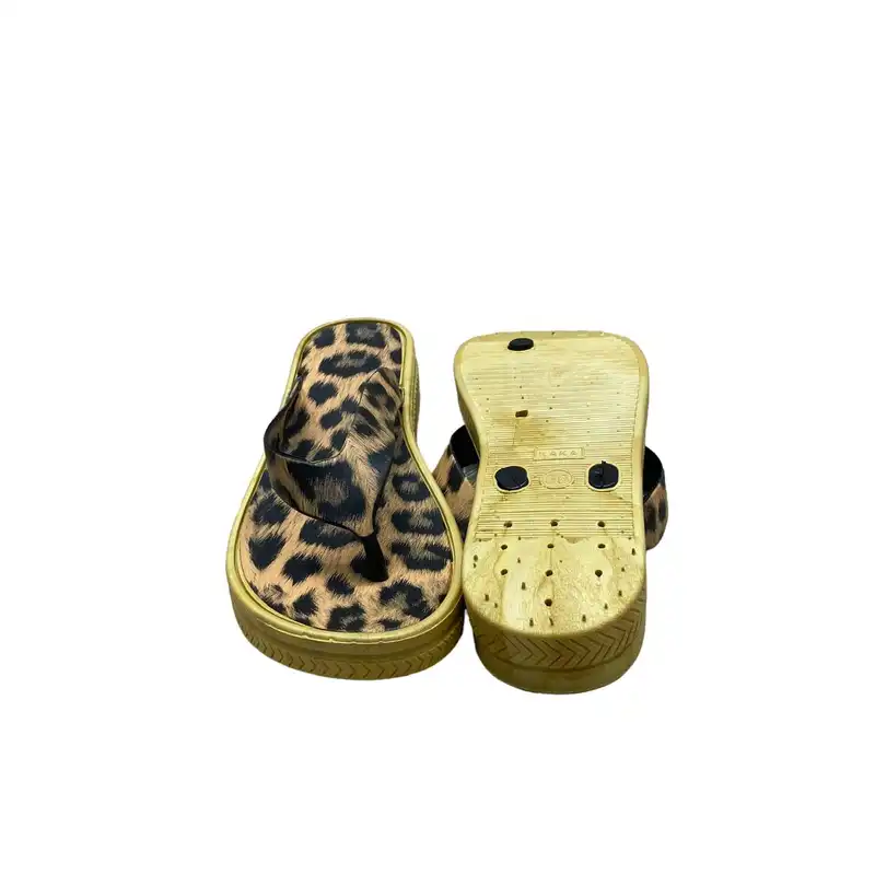 دمپایی لاانگشتی زنانه کاکا مدل پلنگی کد 05